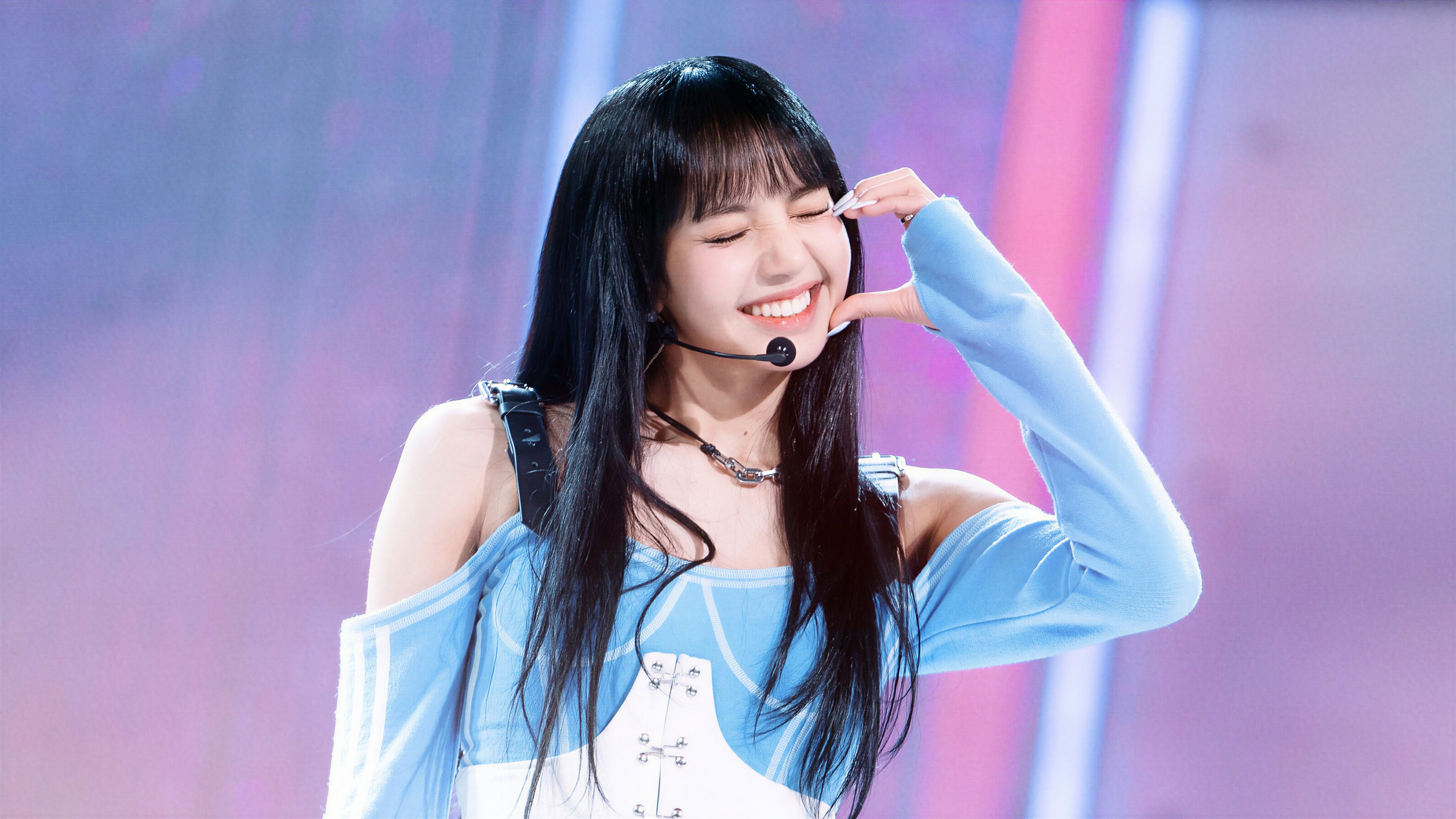 Lisa Singing