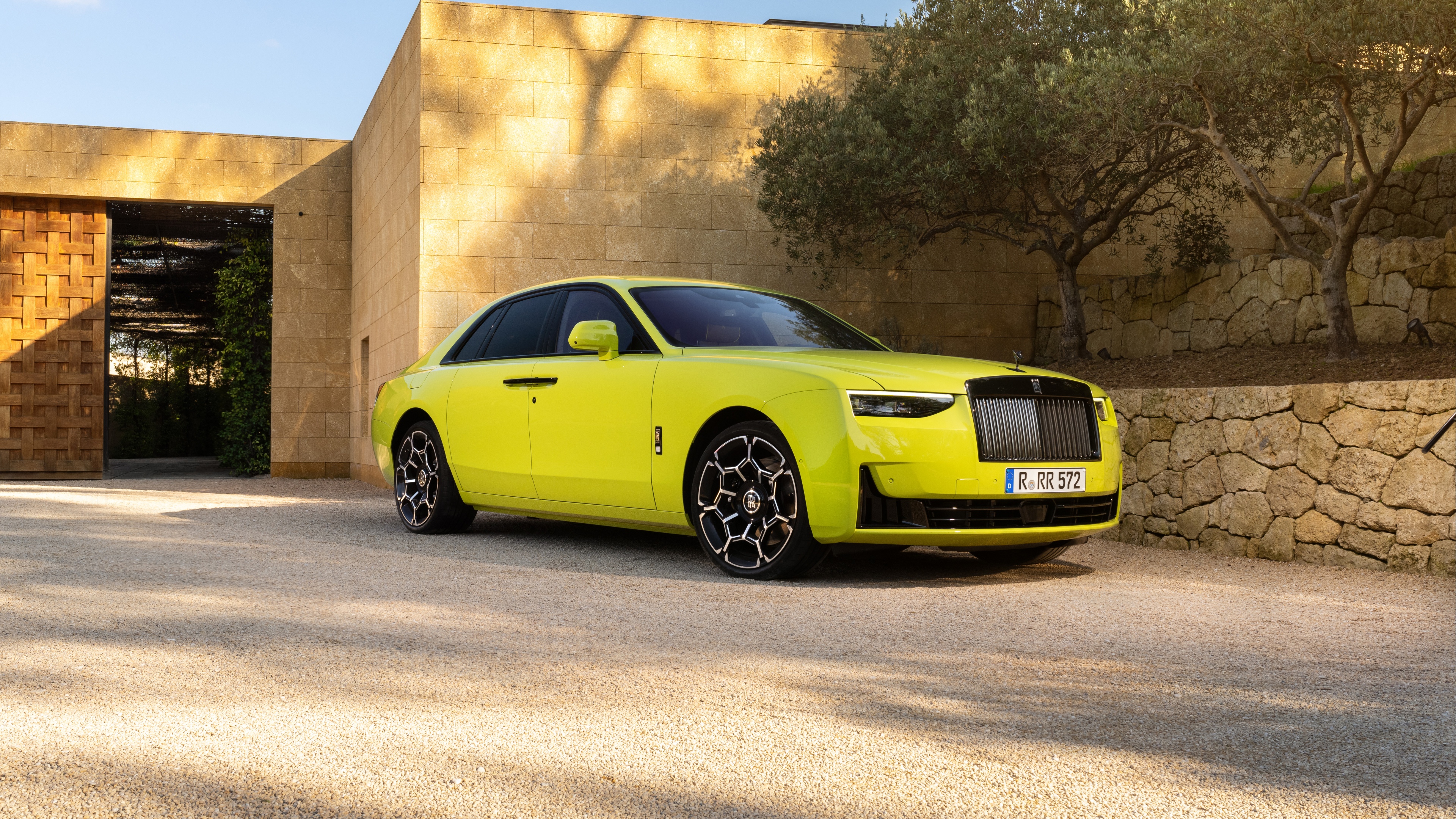 Rolls-Royce Black Badge Ghost Idealist 8K