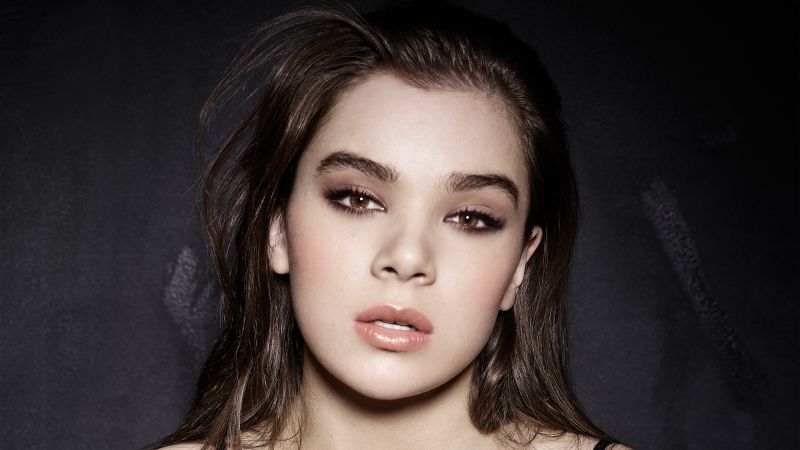 Hailee Steinfeld Portrait